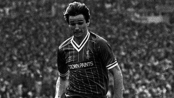 Liverpool sends support to Alan Hansen as former defender 'seriously ill in hospital' 